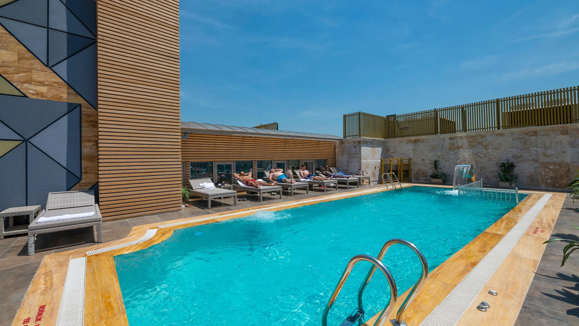Hotel Ramada By Wyndham Istanbul Pera Taksim