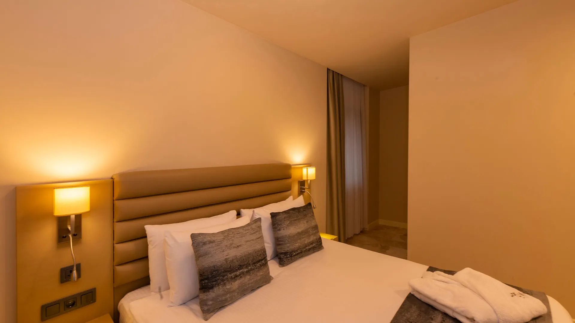 Ramada By Wyndham Istanbul Pera Taksim Hotel